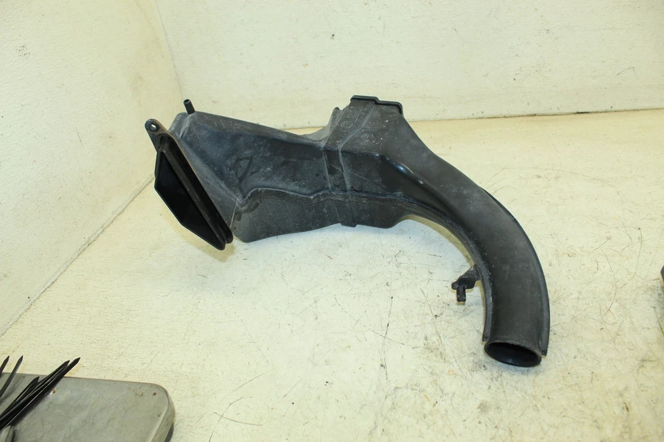 14 BMW C600 SPORT OEM CONDUCTOS DE ADMISIÓN DE AIRE E12 Foto 2 de 4