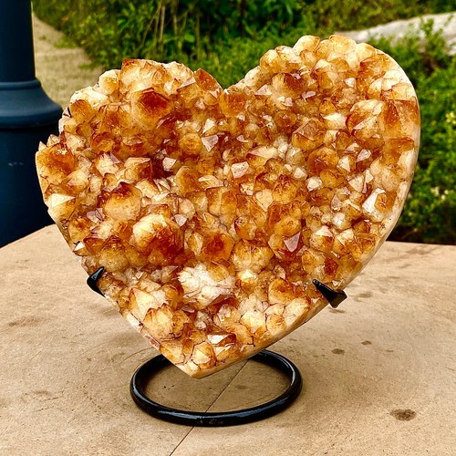 4.64LB Brazilian yellow crystal block hand cutting heart-shaped treatment - 第 5/13 張圖片