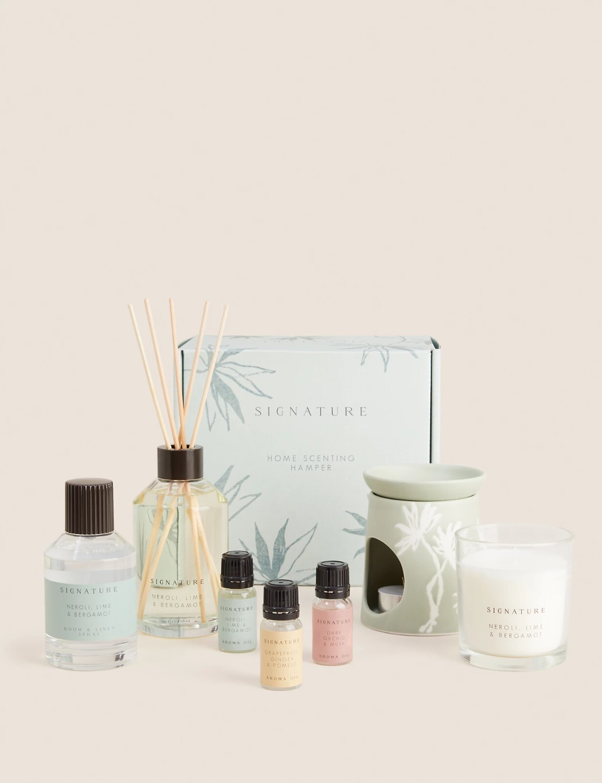 M&S home fragrance hamper from our Signature collection Boxed brand new