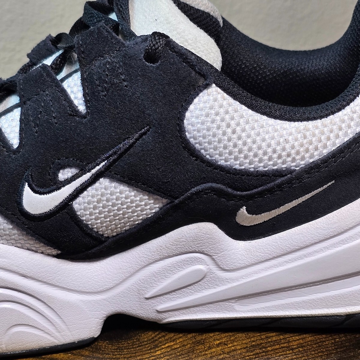Nike Tech Hera Mens Shoes Size 10.5 Black White | eBay