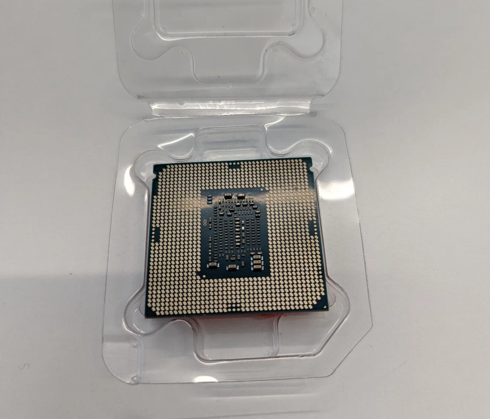 Intel Xeon E3-1225V6 @ 3.3GHz @ 4.1GHz Turbo, SR32C, 8MB Cache, 8 GT/S, 4 Cores - Image 2 of 4