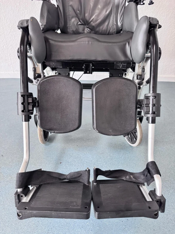 Sunrise Medical Relax Multifunction Wheelchair Nursing Wheelchair Care Wheelchair - Image 4 of 4