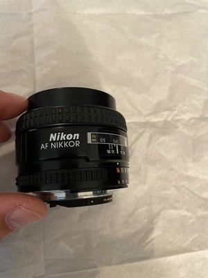 Nikon AF Nikkor 50mm f/1.4D lens in good condition. Glass is clean, no fungus. R