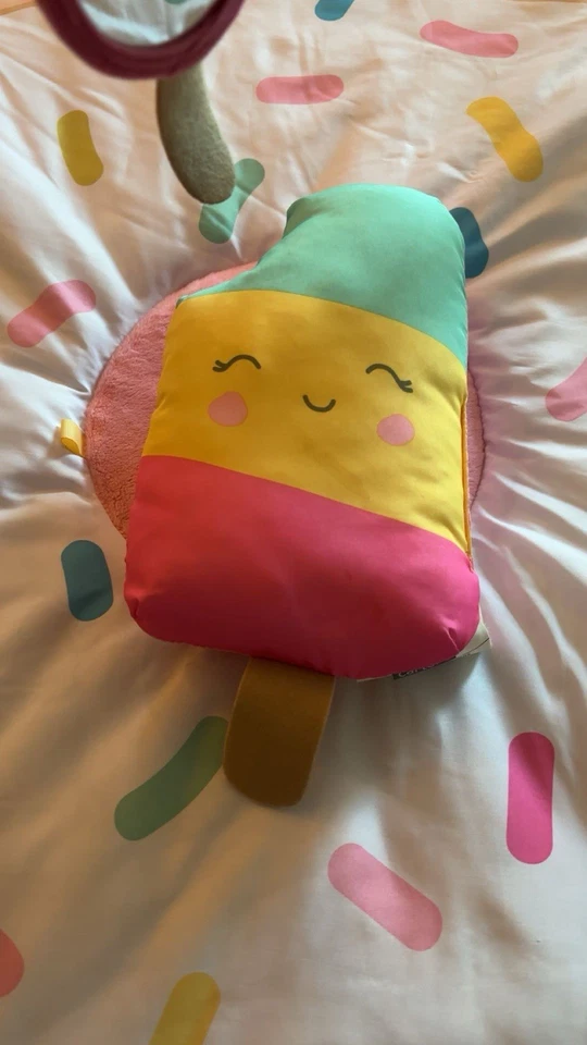 Bright Starts Rosa Donut Bebé Actividad Gimnasio con Juguetes Colgantes Foto 2 de 3