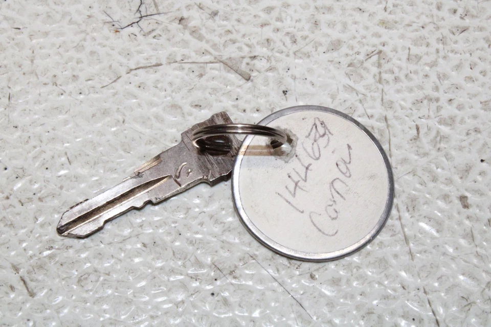 11-15 APRILIA TUONO V4R APRC 原始设备制造商 HEPCO 后座垫袋板夹钥匙 — 第 2/4 张图片