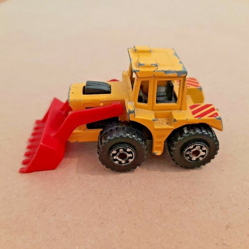 No.29 Matchbox Red & Yellow Tractor Shovel Scale 1:82. - Picture 4 of 8