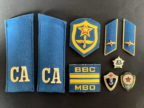 Schultergurte, Knopflöcher, Chevrons Pilotenabzeichen Armee UdSSR Russland Luftwaffe - Bild 1 von 22