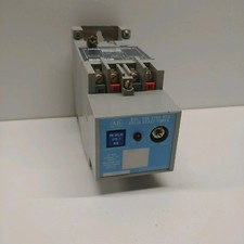 GOOD USED ALLEN-BRADLEY .15-64 MIN SOLID STATE TIME DELAY RELAY 700-RTA00V000A1