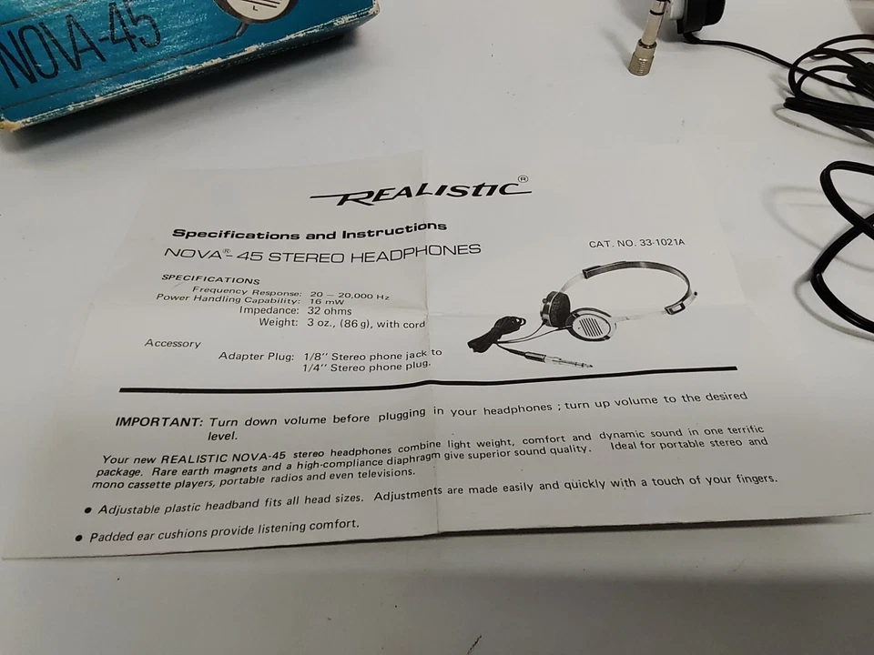 Auriculares estéreo vintage realistas Nova-45 33-1021b Stranger Things temporada 4 Foto 2 de 4