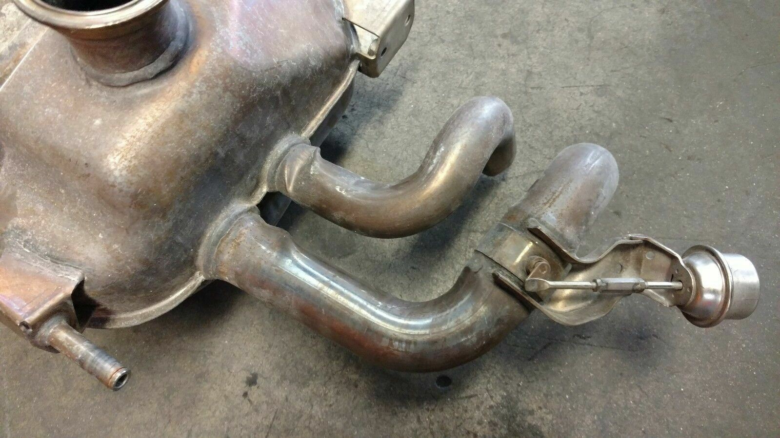 LAMBORGHINI GALLARDO LP560 LP570 FACTORY MUFFLER EXHAUST SYSTEM OEM 400251051