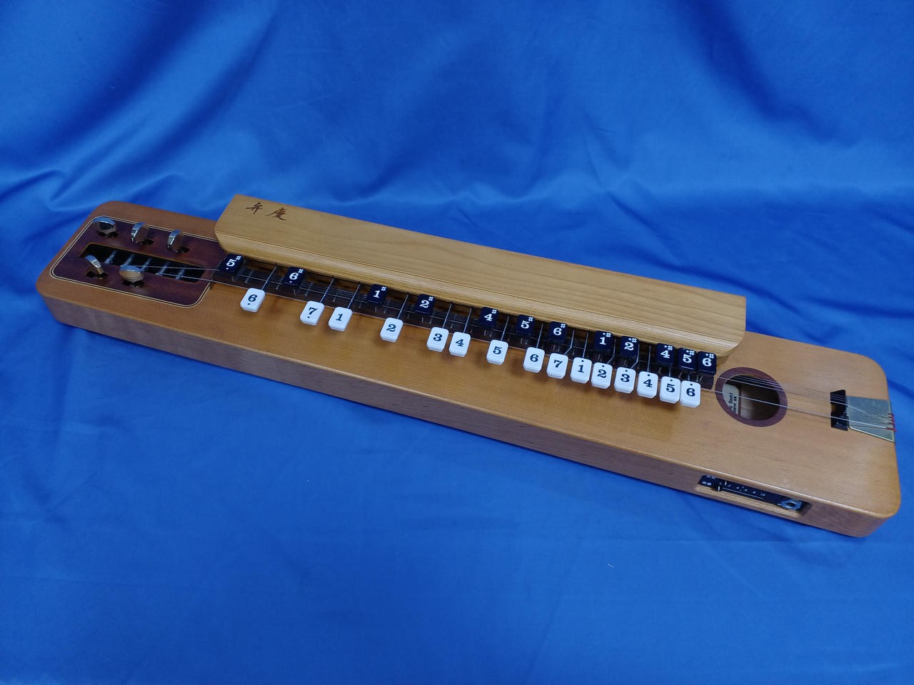 SUZUKI Electric Taishogoto Electro-Acoustic Type Musical Instrument Japan Used