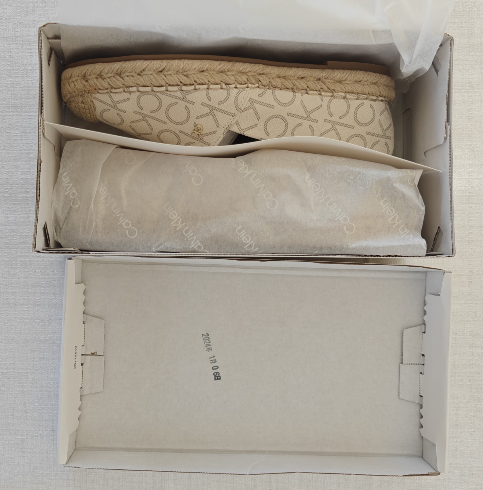 Calvin Klein Women's Popular Casual Ivory Slip-On Flats Size 6M thumbnail 8