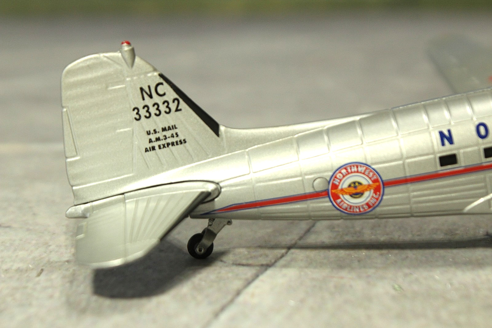 Historic Douglas DC3 Northwest Airlines 1:72 Scale EXTREMELY RARE