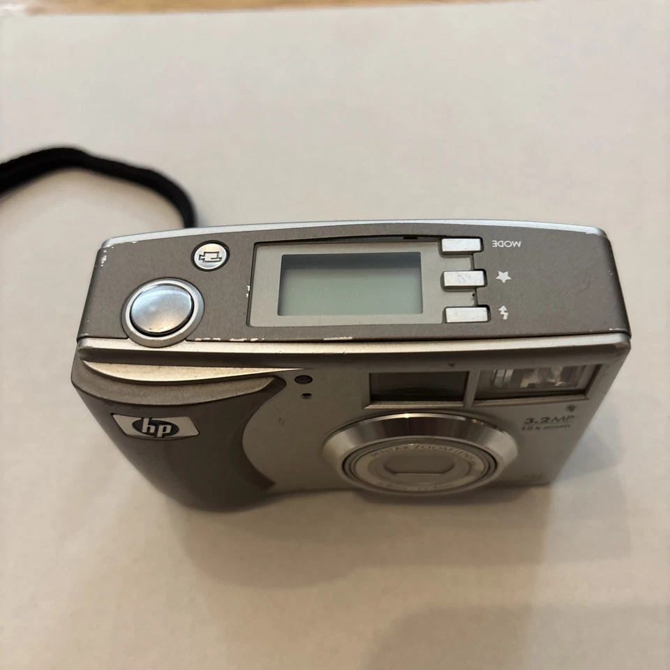 Camera HP PhotoSmart 735  3.2MP 5.8-17.4 Zoom Lens Digital Silver - Tested - Image 2 of 4