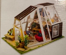 Mayberry Street Miniatures DIY Dollhouse Miniature The Aurora Hut Kit