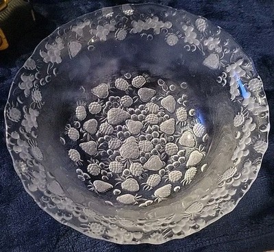 Vintage Mikasa Clear And Frosted Strawberry Embossed Glass Fruit Salad Bowl