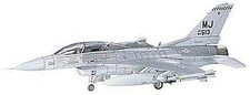 Hasegawa F-16D Fighting Falcon - Plastic Model Airplane Kit - 1/72 Scale