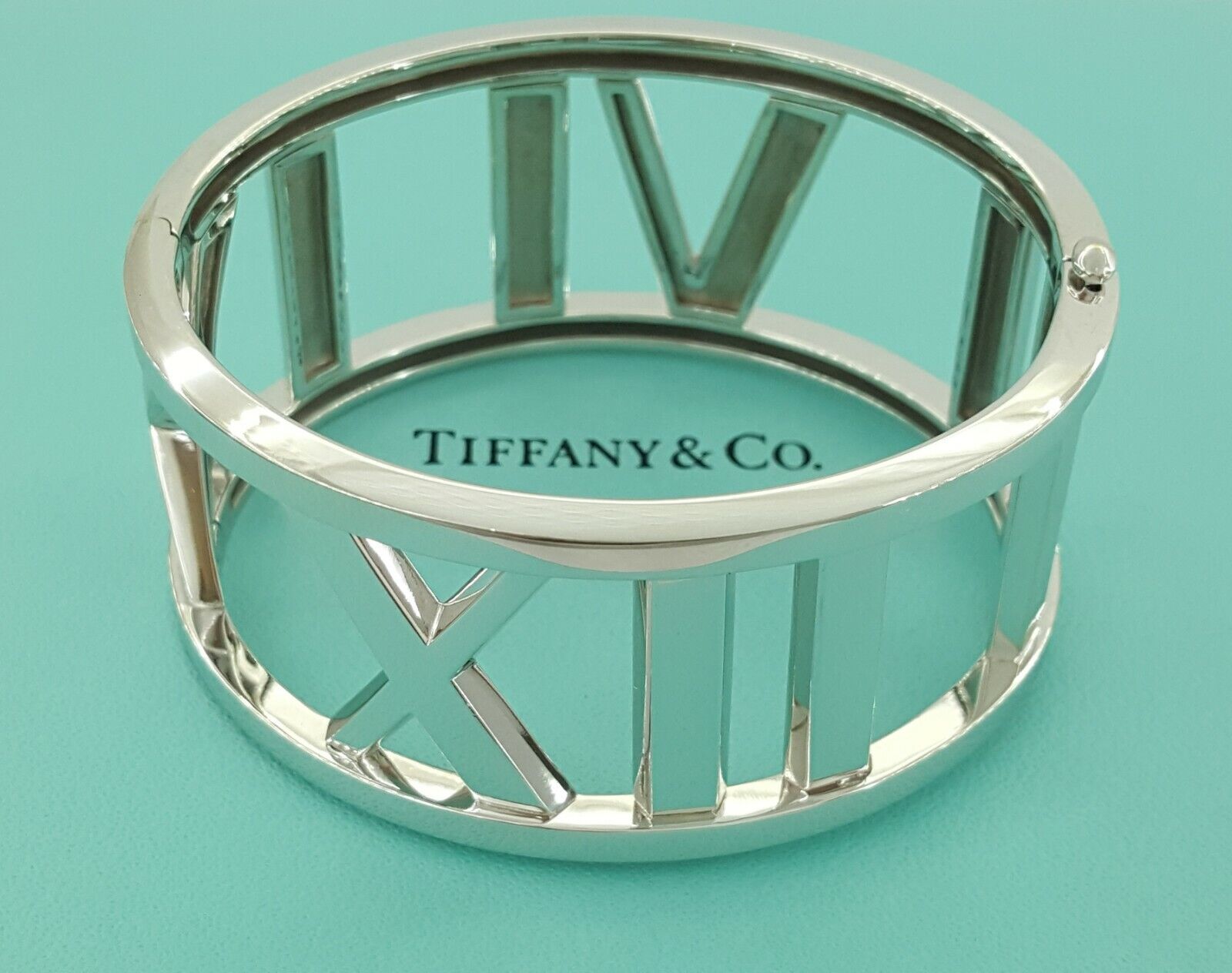 Tiffany & Co Atlas Roman Numeral Bangle Wide Silver Bracelet Love Gift Pouch Art