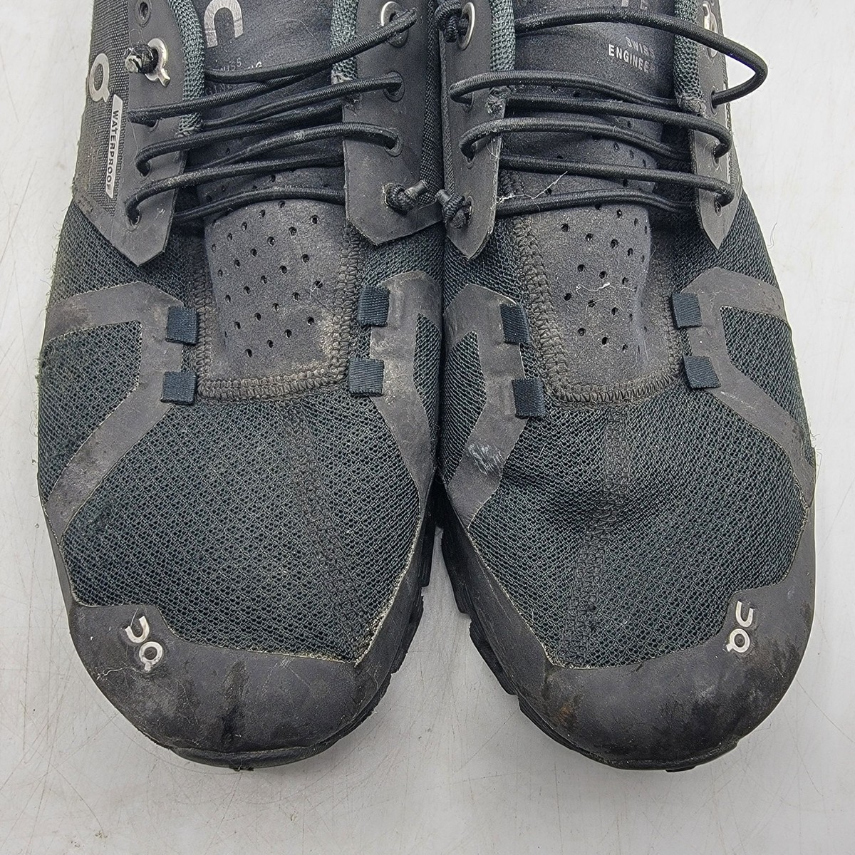 On Cloud Swiss Engineering Mens 8.5 Waterproof Black Running 