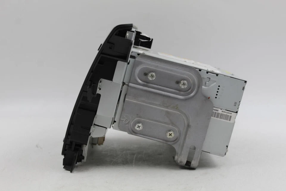 Equipo de audio receptor de radio detrás de la base de pantalla 2016 ACURA MDX #33797 Foto 3 de 4