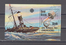 GUINEA BISSAU :  1983 -   SOUVENIR SHEET - SCOTT # 472  BOATS / SPACE