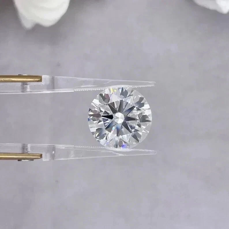 Lab Grown 2.02 Ct Round Cut D Color VSS1 Clarity STONE IGI Certified CVD DIAMOND - Image 2 of 4