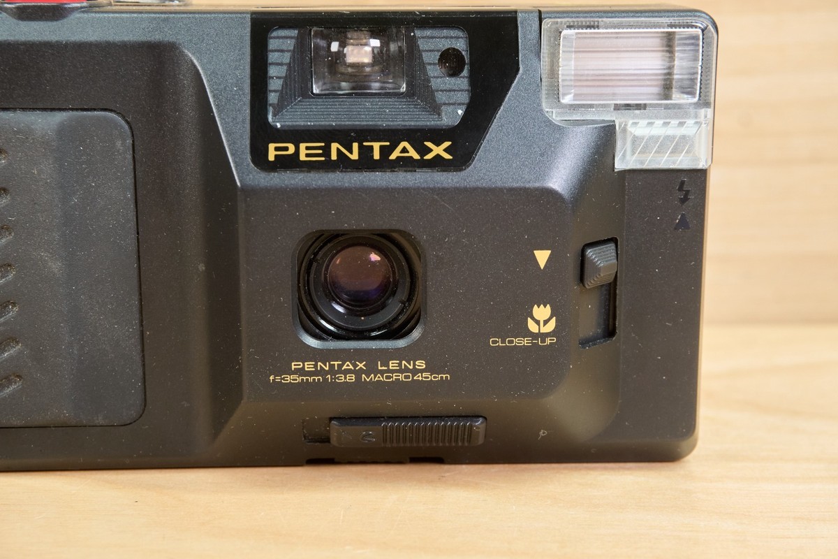 Pentax Pino 35S 35mm Point and Shoot Film Camera / Vintaget, Japan