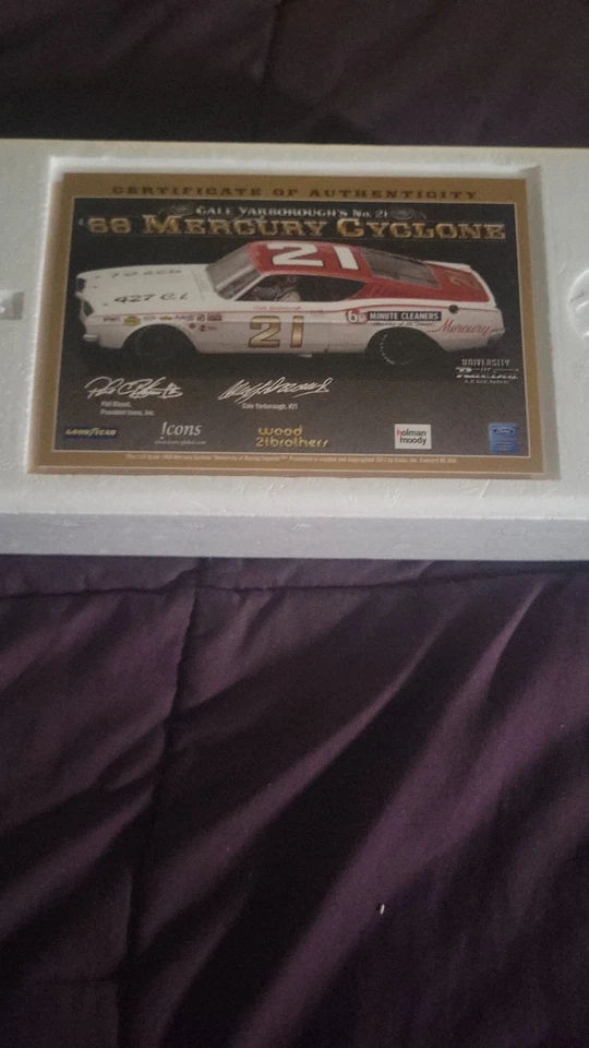 Cale Yarborough 68 Mercury Cyclone University of Racing Legends Foto 3 de 4