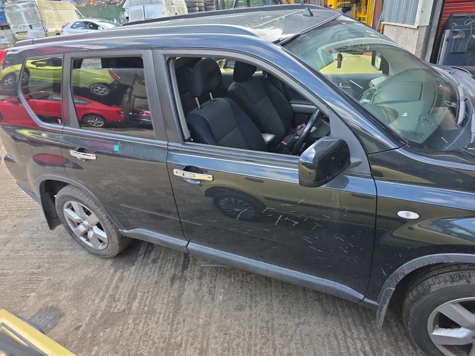 Faro Nissan X-trail Mk2 Sport Expo 5 puertas SUV 2007-2009 (n/s pasajero) Foto 2 de 4