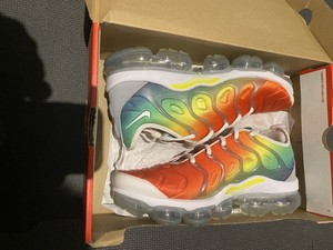 nike vapormax plus rainbow