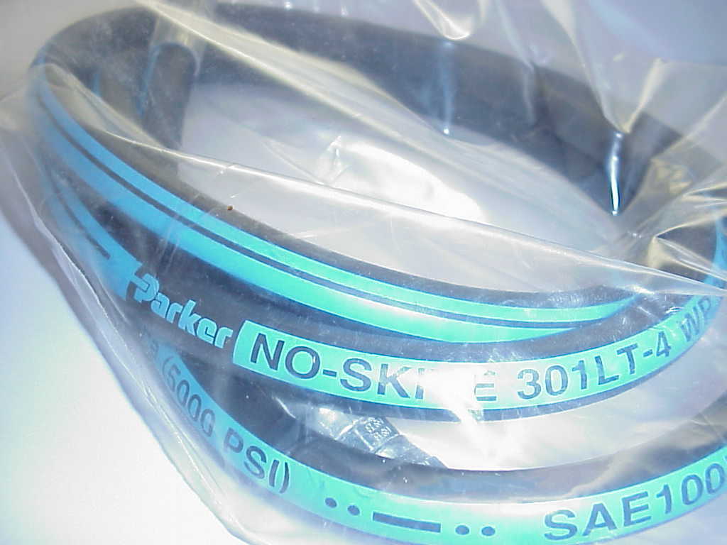 GENIE LIFT PART # 101792-7378- PARKER 301LT-4 LOW TEMP 5000 PSI 1/4" HOSE ASSY.