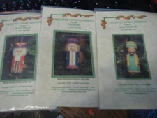 Twisted Oak Designs Cross Stitch  3 Wise Men with charms NOS pattern
