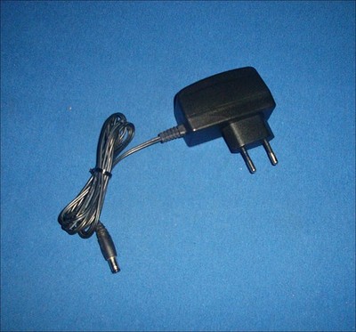 Netzteil / Ladegerät '' DVE '' Switching Adapter - DSA-12G-12 FEU - 12V - 1000mA