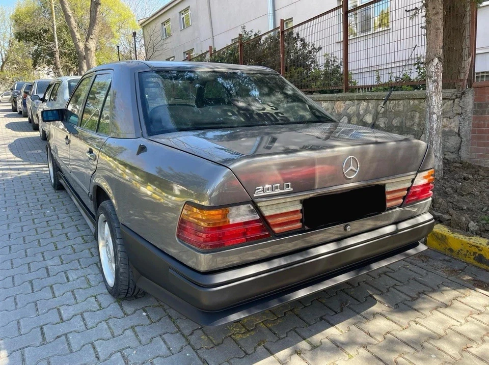 Rear Bumper Gen1 Amg Type for Mercedes W124 C124 A124 85-96 - Image 4 of 4