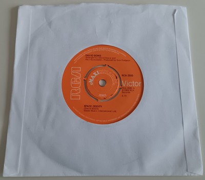 DAVID BOWIE - SPACE ODDITY VINYL 45 EP. PLAYS EXCELLENT.