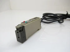 IDEC XN4E-BL Push Lock Turn Reset Red Mushroom Emergency Stop