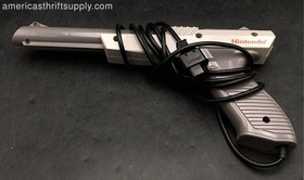 Nintendo NES 1980s Controller Zapper Lot 7 Controllers 2 Light Guns Official