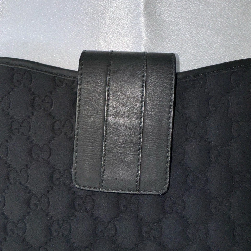 Auténtica Funda/Funda Gucci GG Negra Tela Acolchada Tablet iPad Foto 4 de 4