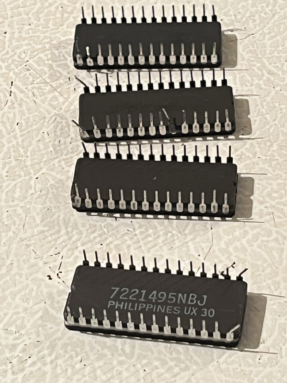 SCRAP CERAMIC IC CHIPS EPROMS FOR PRECIOUS METALS RECOVERY 5 POUND LOTS