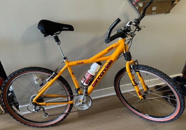 Cannondale F1000 CAD3 yellow bike - used amazing condition Cannondale F1000 CAD3 yellow bike - used amazing condition