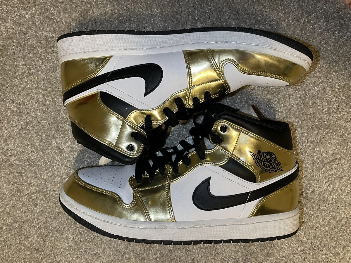 Jordan shoes hotsell golden colour