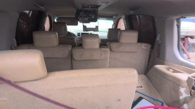 2008-2010 Nissan Armada TailGate TRUNK LID Outer DOORHANDLE SWITCH Camera Option - Image 3 of 4