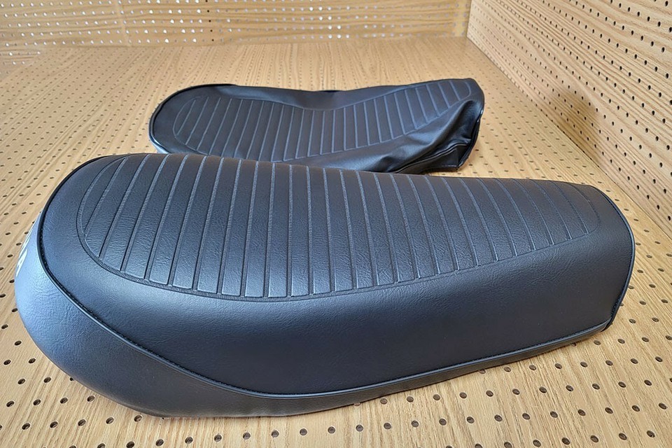 Funda De Asiento Para Yamaha DT360 1974-1976 - Negra, Tipo Vinilo