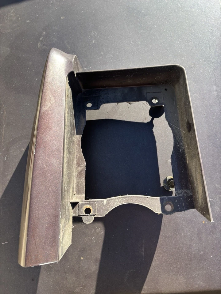 Ford Crown Victoria 1982 trasero izquierdo OEM luz trasera carcasa 1979-1987 Foto 3 de 4