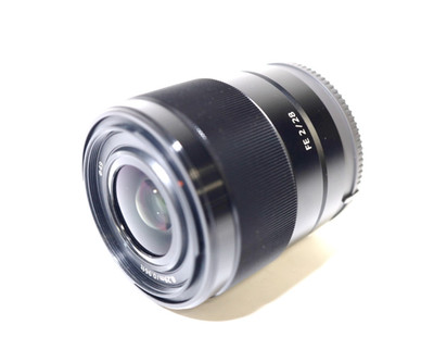 Sony FE 28mm F2 SEL28F20 Full Frame E-Mount Lens Excellent Ships from Japan