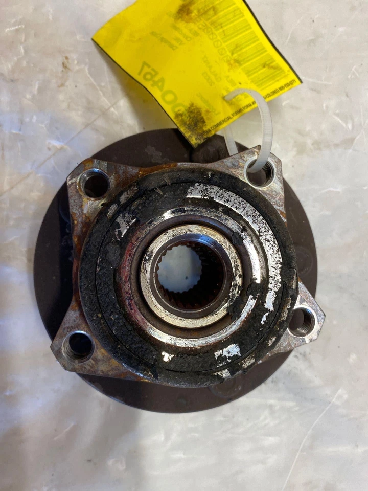 Cojinete de rueda delantera y buje lado del conductor izquierdo MITSUBISHI GALANT 1999-2009 usado Foto 2 de 4