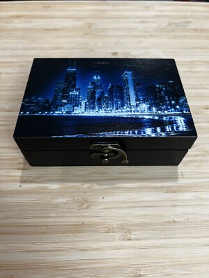 Memory Box With Custom UV printed Graphic. Chicago Skyline with White Felt.