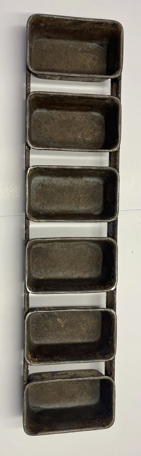 6 Strap Bread bun loaf Pan M-B6902 Multiple Available 6902 3.375" x 6" x 2.25"
Opens in a new window