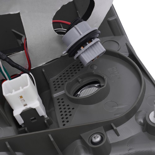 Halogen Rear Tail Light Right Passenger Side For Toyota Prius usa 2015-2018 - Picture 11 of 24