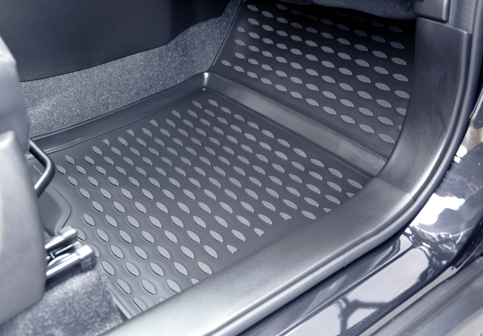 Tapis de sol caoutchouc Ford C-Max 2012-2019 robuste en élastomère noir - 3